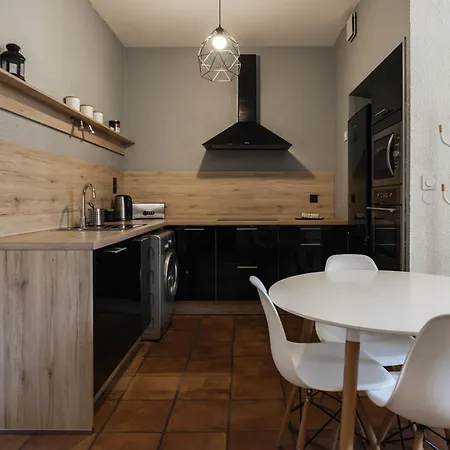 Apartment Chez Carca, Pied De La Cite *